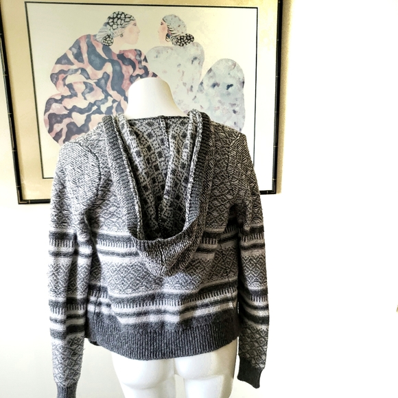 Abercrombie & Fitch Sweater/Cardigan Gray & White - Picture 2 of 8
